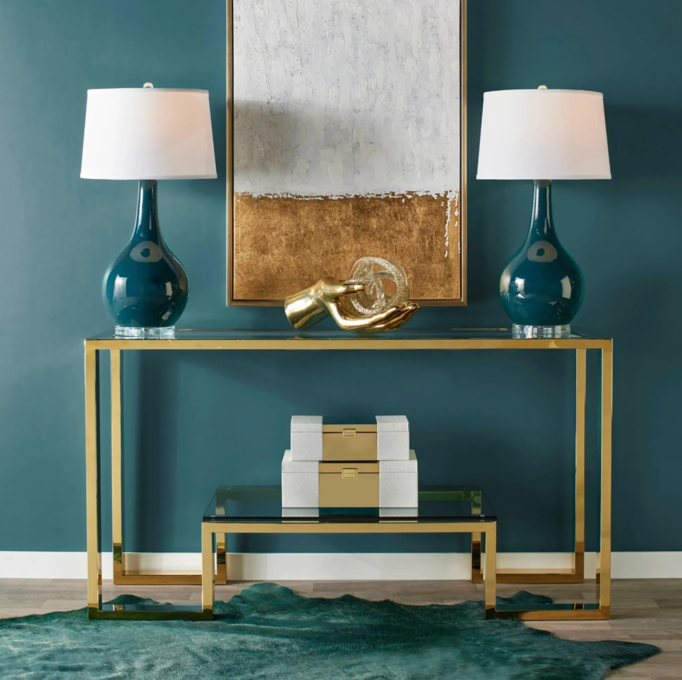 Gold Resin Hand Sculpture – Modern Decorative Figurine